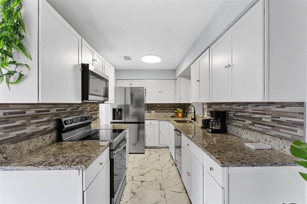En Venta: $540,000 (4 camas, 3 baños, 1405 Pies cuadrados)
