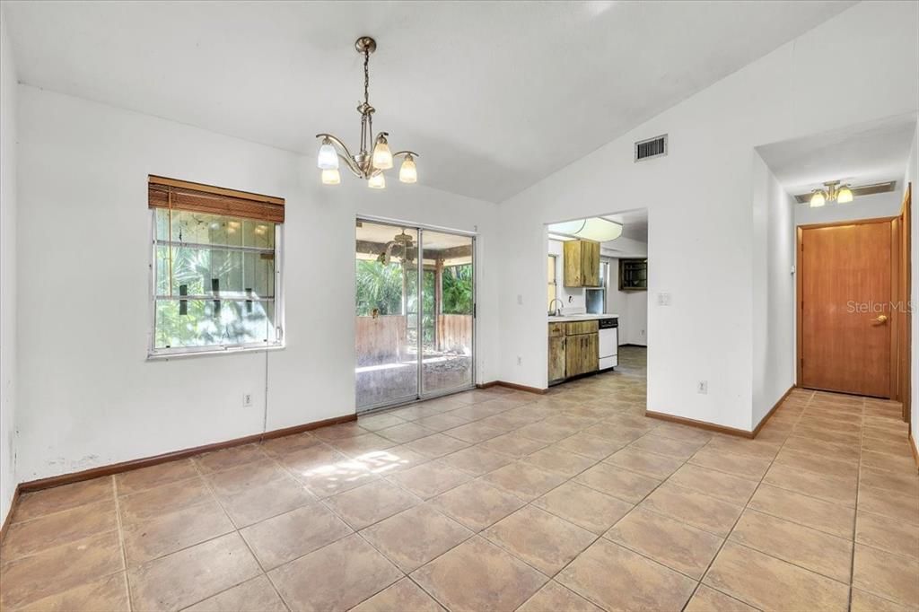 En Venta: $155,000 (2 camas, 2 baños, 1160 Pies cuadrados)