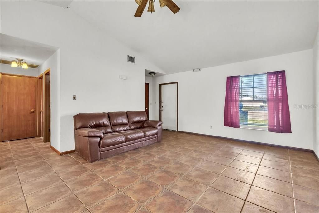 En Venta: $155,000 (2 camas, 2 baños, 1160 Pies cuadrados)