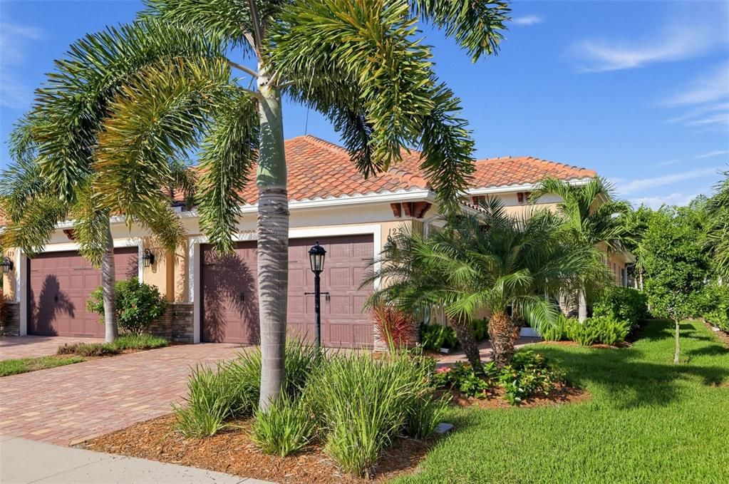 For Sale: $449,500 (2 beds, 2 baths, 1501 Square Feet)