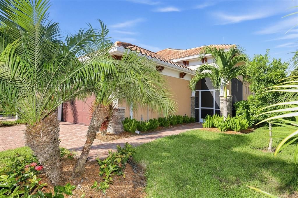 For Sale: $449,500 (2 beds, 2 baths, 1501 Square Feet)