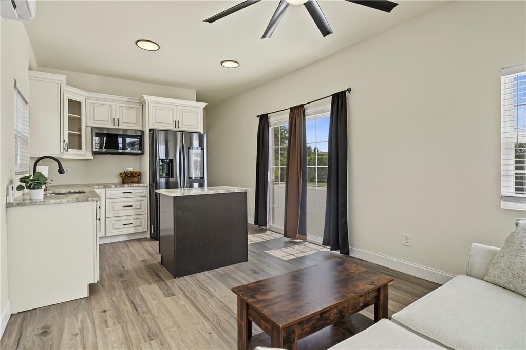 На продажу: $190,000 (0.14 acres)