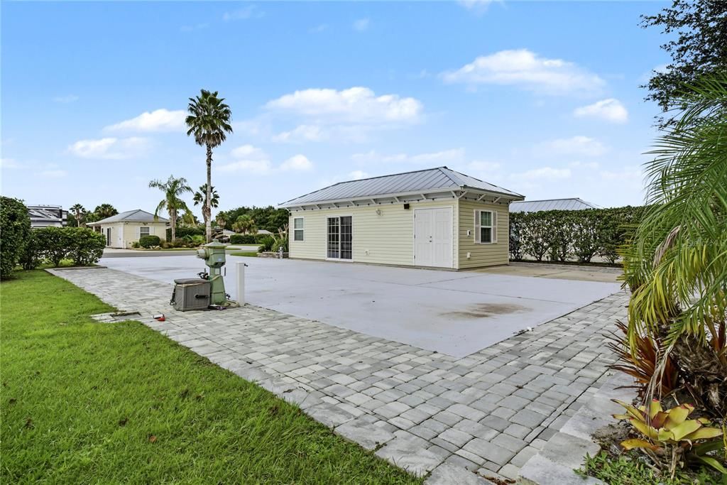 На продажу: $190,000 (0.14 acres)
