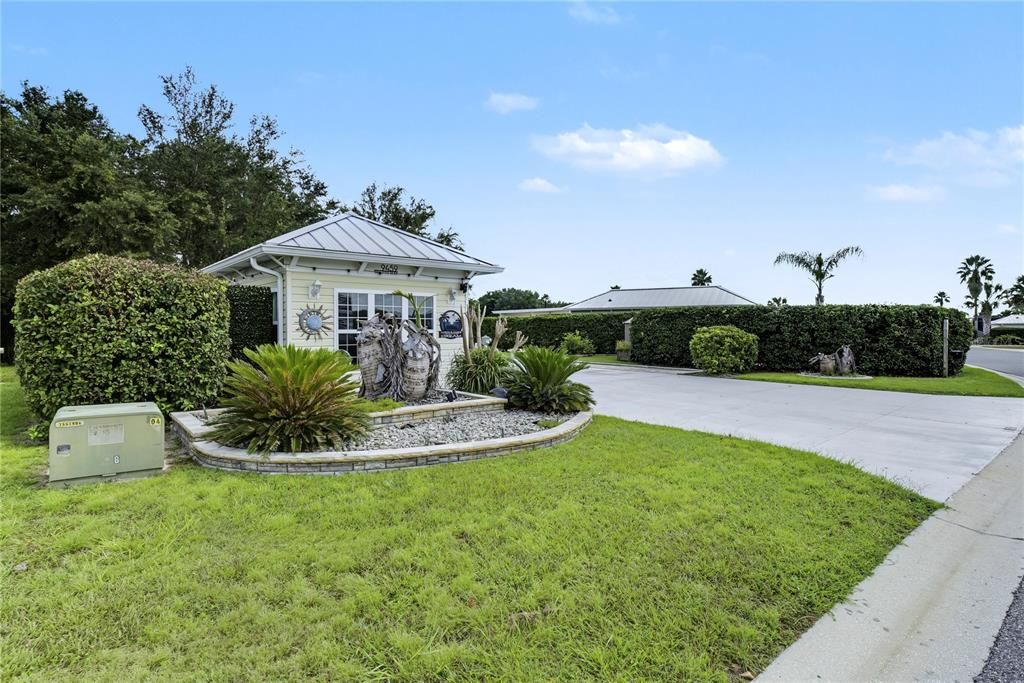 На продажу: $190,000 (0.14 acres)