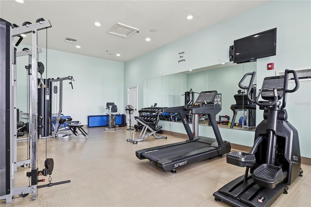 На продажу: $190,000 (0.14 acres)