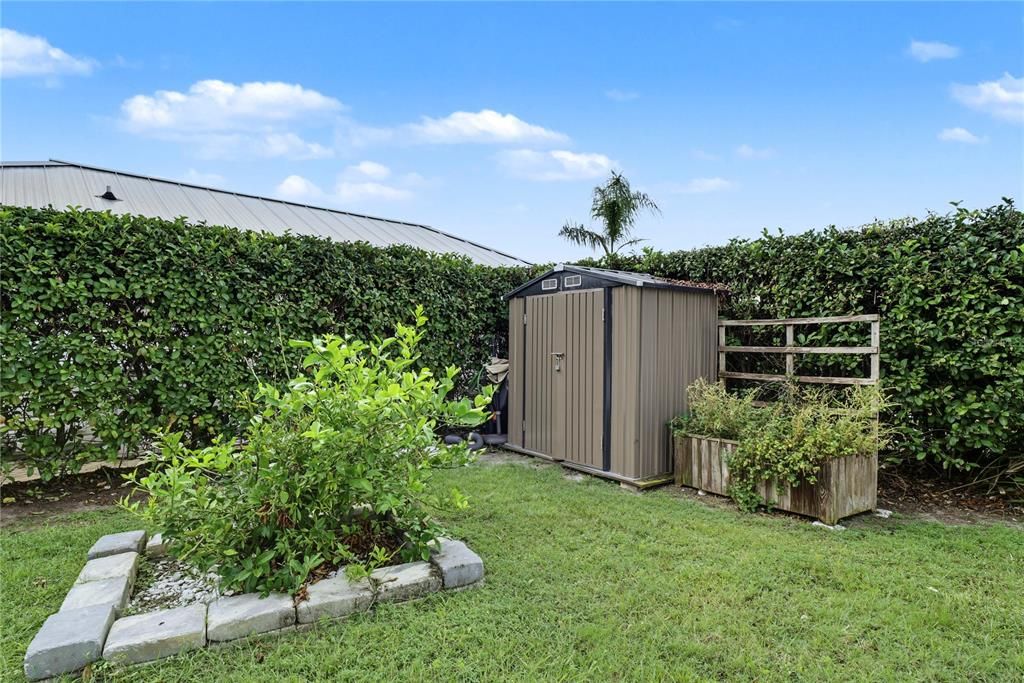 На продажу: $190,000 (0.14 acres)
