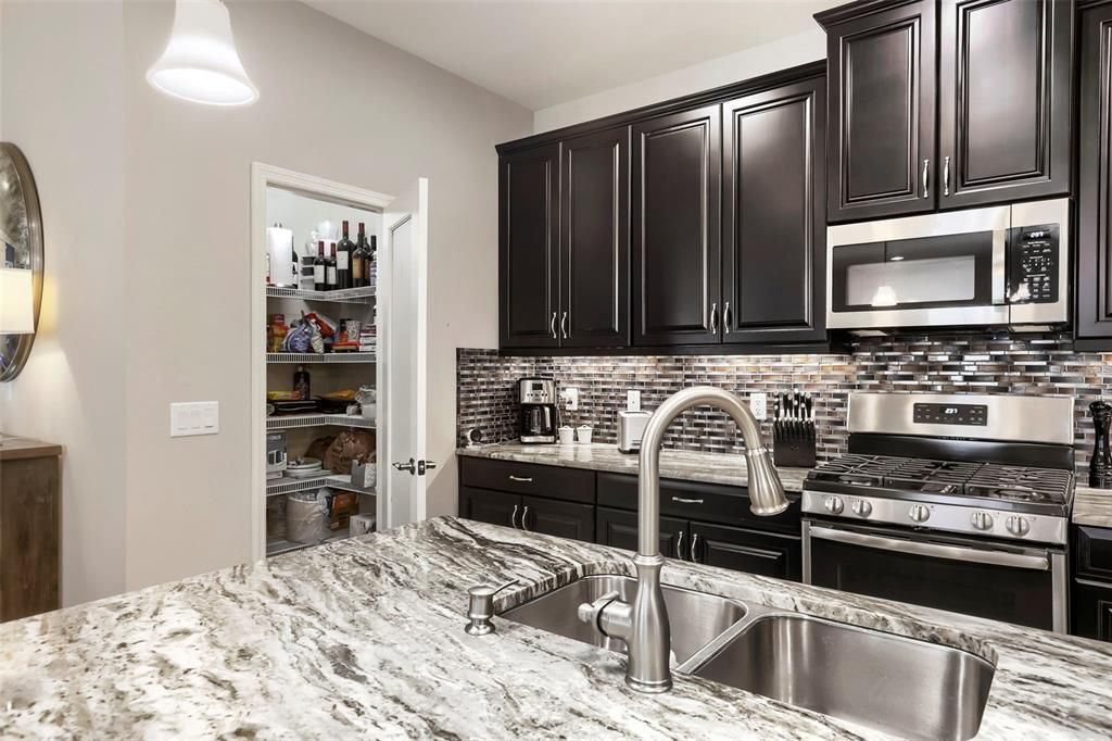 For Sale: $584,990 (3 beds, 2 baths, 2101 Square Feet)