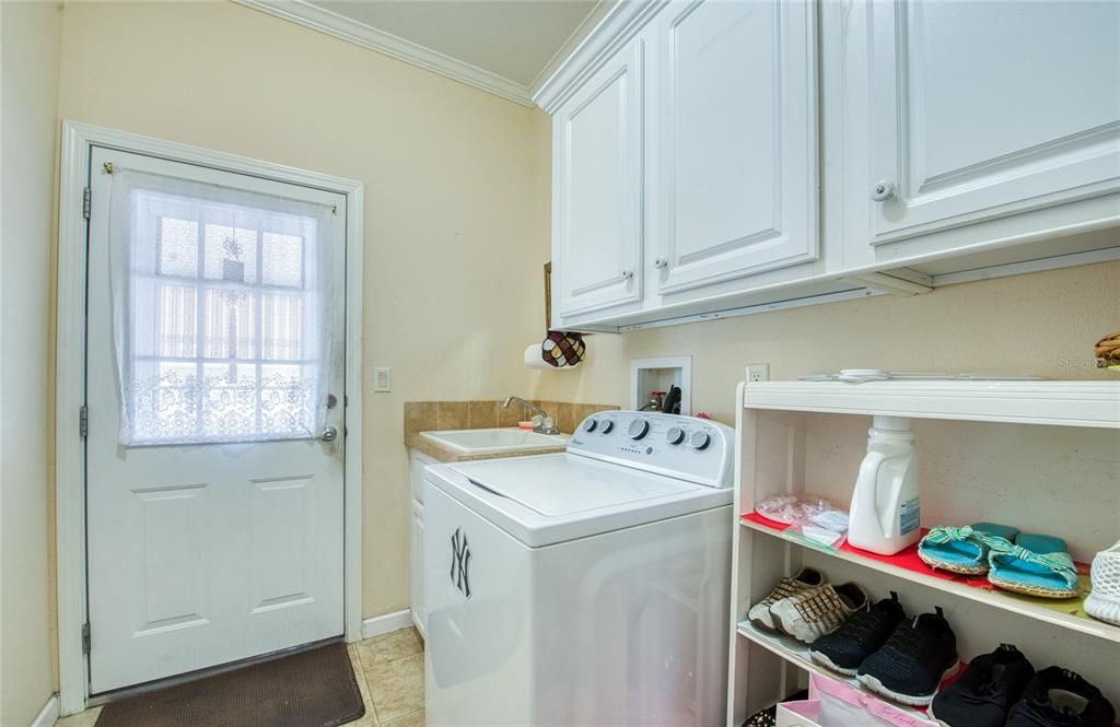 На продажу: $229,900 (2 спален, 2 ванн, 1266 Квадратных фут)
