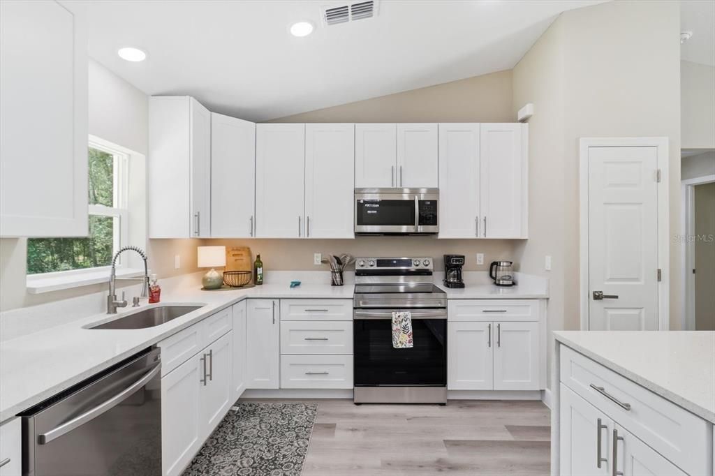 For Sale: $334,900 (3 beds, 2 baths, 1445 Square Feet)