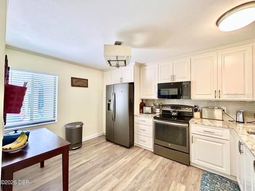 For Sale: $255,000 (3 beds, 2 baths, 1430 Square Feet)