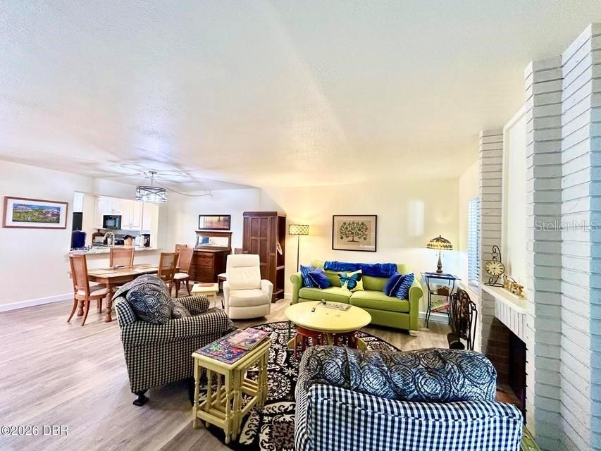 For Sale: $255,000 (3 beds, 2 baths, 1430 Square Feet)
