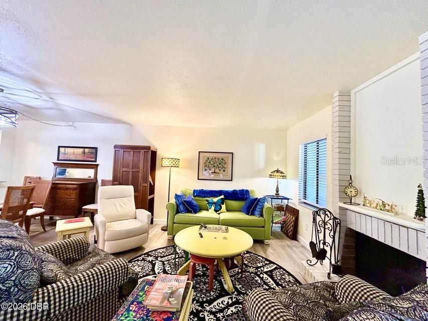 For Sale: $255,000 (3 beds, 2 baths, 1430 Square Feet)