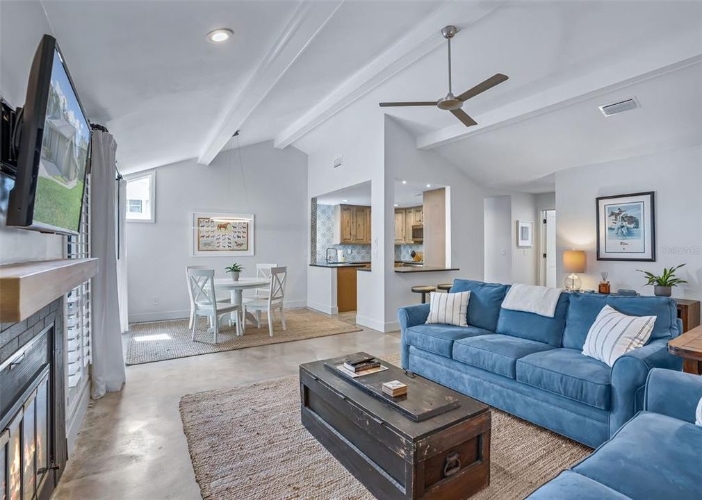 For Sale: $325,000 (3 beds, 2 baths, 1410 Square Feet)