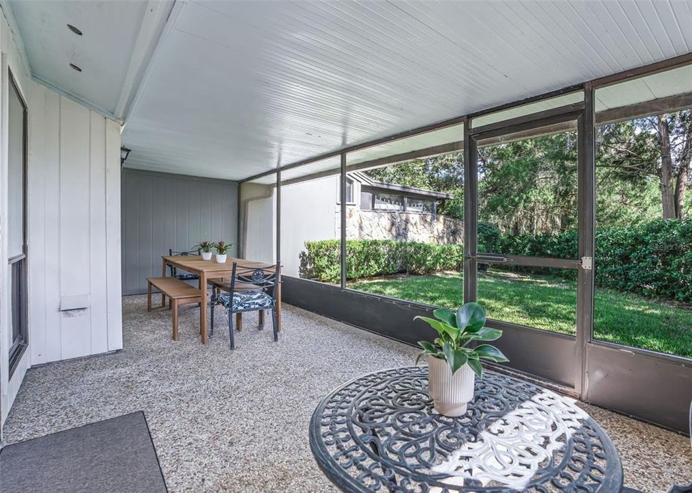 For Sale: $325,000 (3 beds, 2 baths, 1410 Square Feet)
