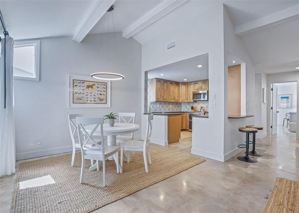 For Sale: $325,000 (3 beds, 2 baths, 1410 Square Feet)