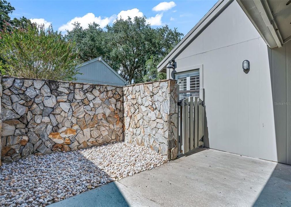 For Sale: $325,000 (3 beds, 2 baths, 1410 Square Feet)