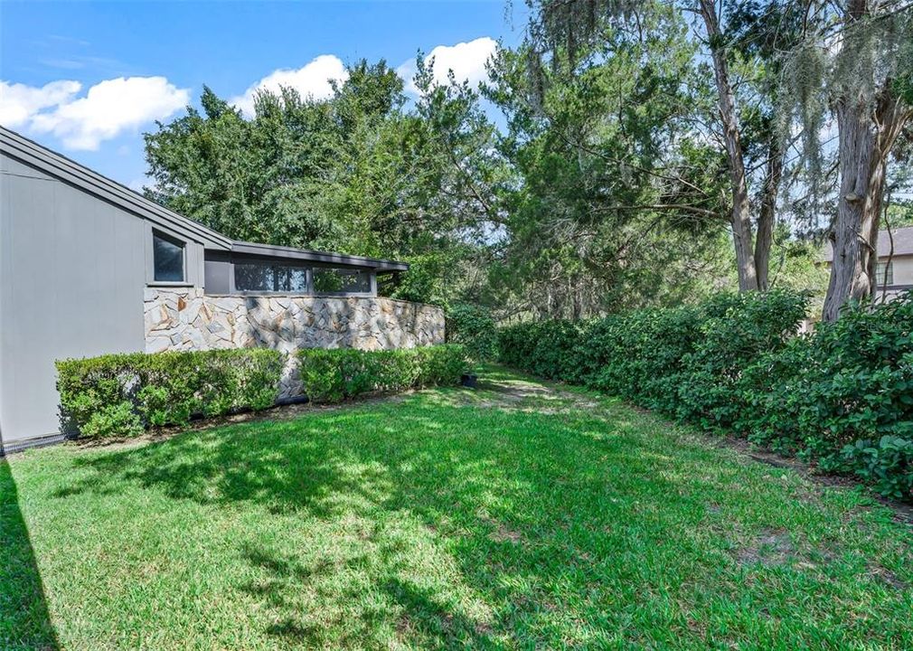 For Sale: $325,000 (3 beds, 2 baths, 1410 Square Feet)