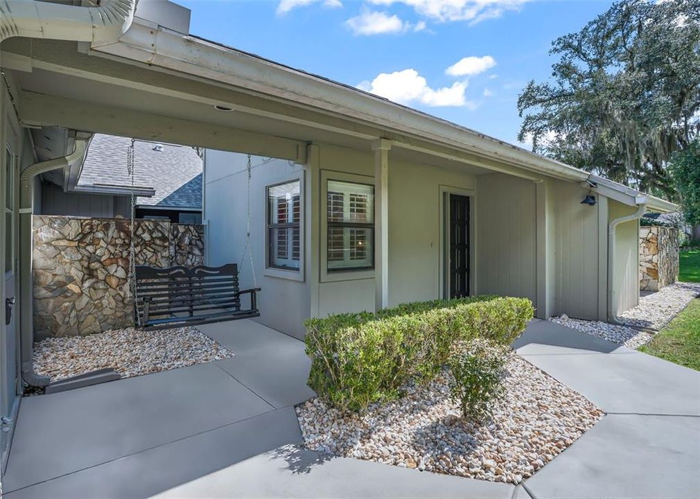 For Sale: $325,000 (3 beds, 2 baths, 1410 Square Feet)