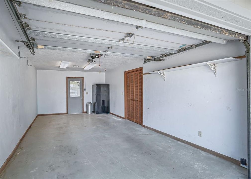 For Sale: $325,000 (3 beds, 2 baths, 1410 Square Feet)