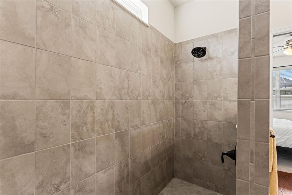 En Venta: $464,990 (4 camas, 3 baños, 2662 Pies cuadrados)