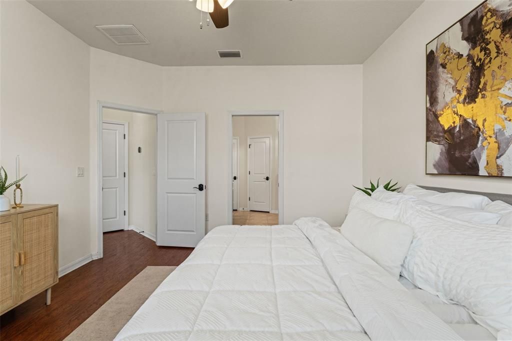 En Venta: $464,990 (4 camas, 3 baños, 2662 Pies cuadrados)