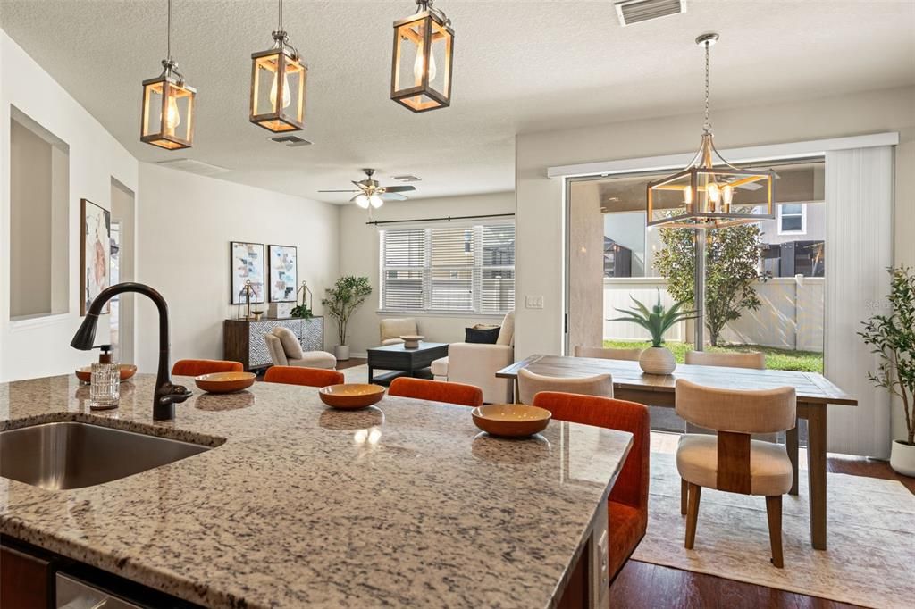 En Venta: $464,990 (4 camas, 3 baños, 2662 Pies cuadrados)
