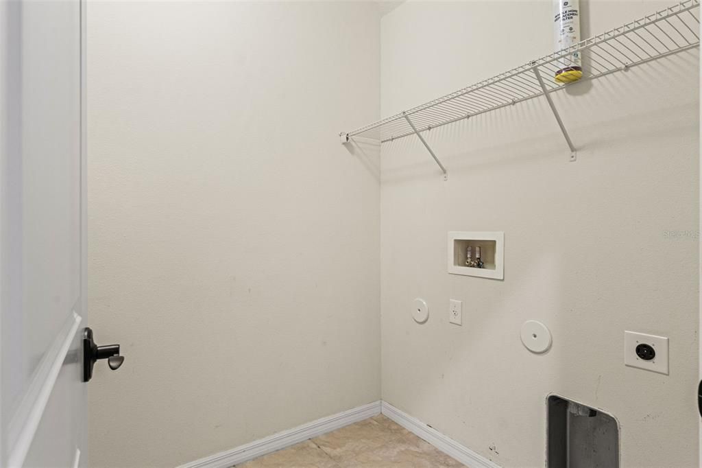 En Venta: $464,990 (4 camas, 3 baños, 2662 Pies cuadrados)