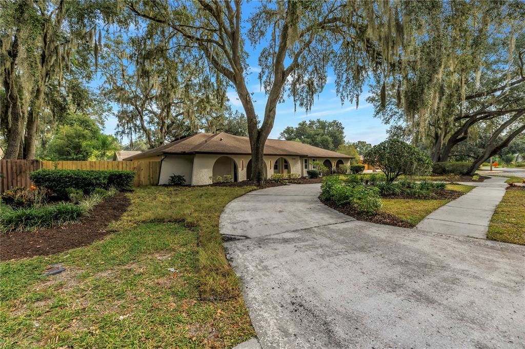 For Sale: $888,000 (5 beds, 4 baths, 3506 Square Feet)