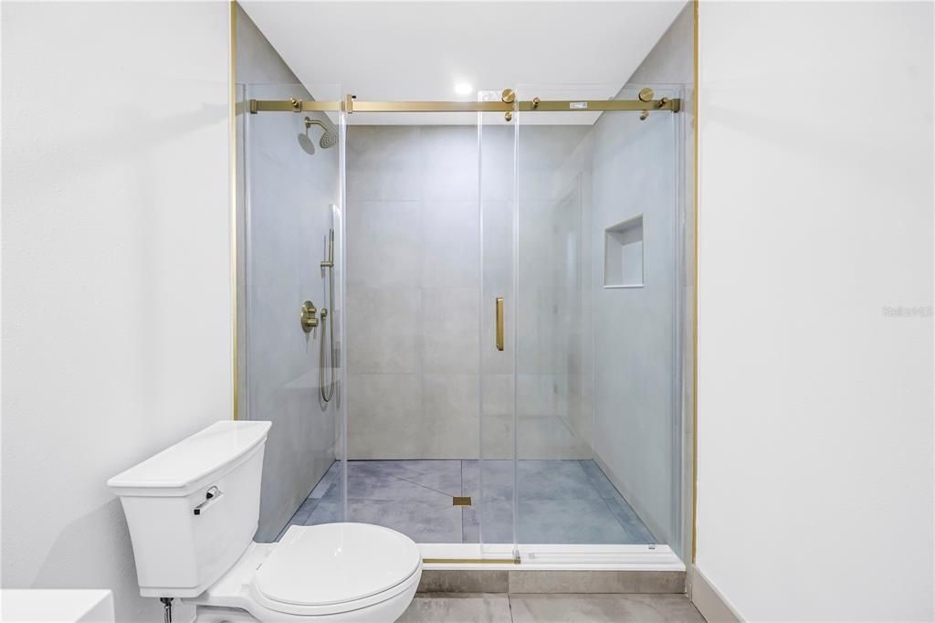 For Sale: $888,000 (5 beds, 4 baths, 3506 Square Feet)