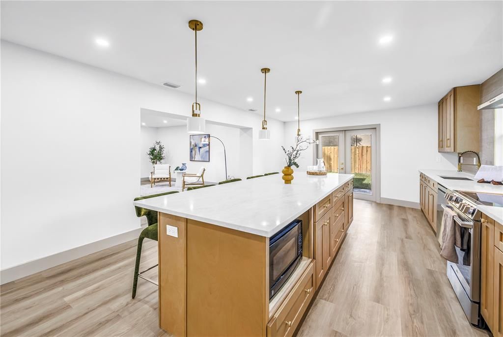 For Sale: $888,000 (5 beds, 4 baths, 3506 Square Feet)