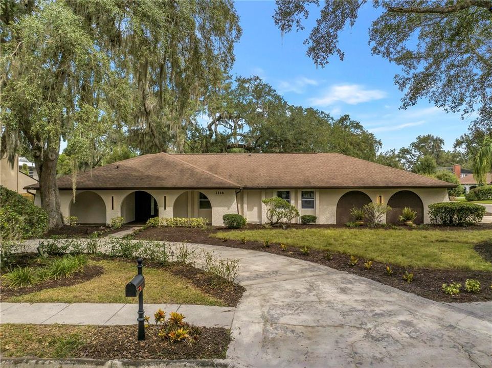 For Sale: $888,000 (5 beds, 4 baths, 3506 Square Feet)