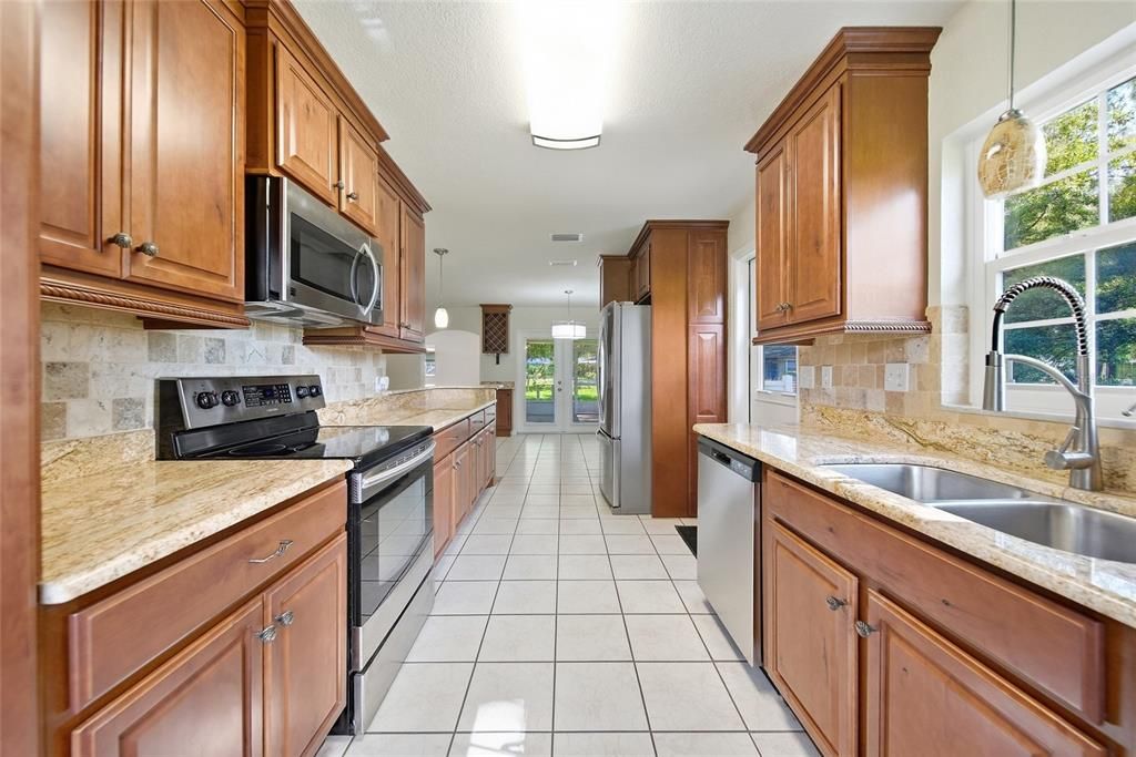 For Sale: $465,000 (3 beds, 2 baths, 1820 Square Feet)
