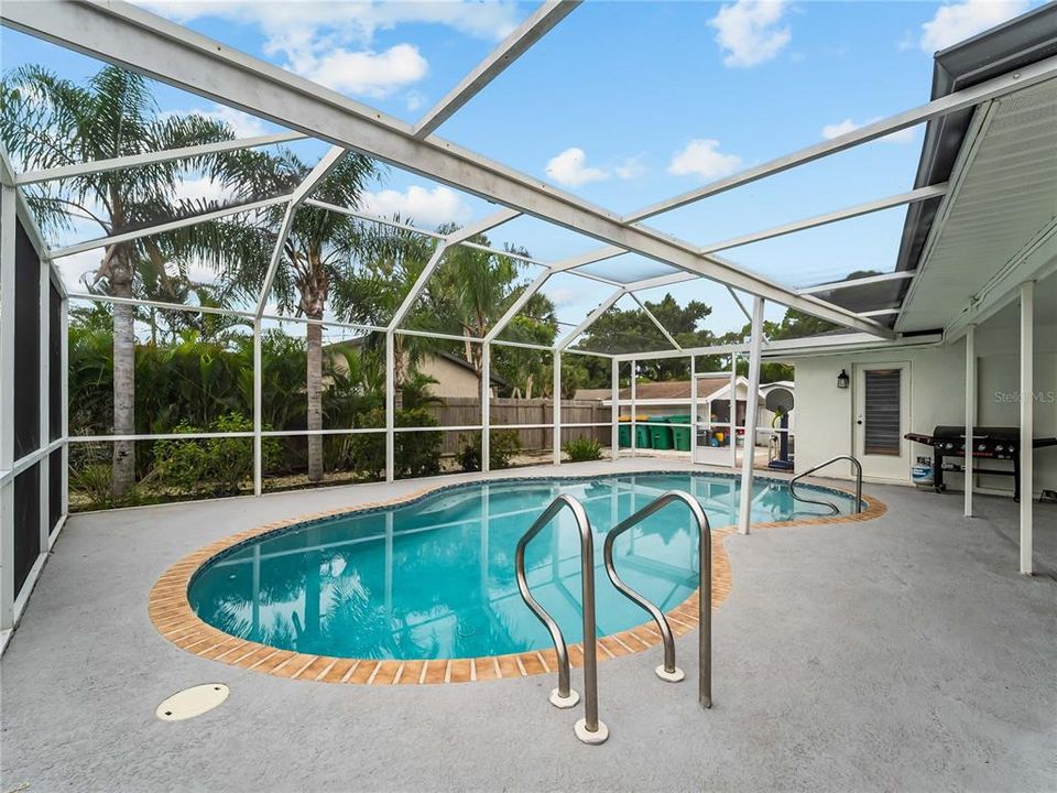 En Venta: $330,000 (4 camas, 3 baños, 2135 Pies cuadrados)