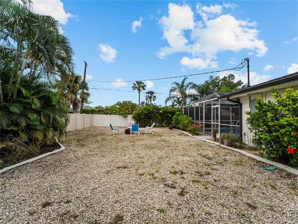 En Venta: $330,000 (4 camas, 3 baños, 2135 Pies cuadrados)