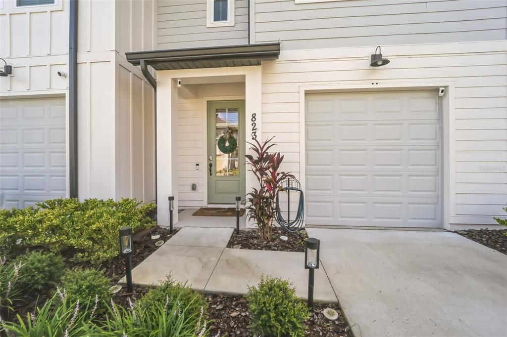 For Sale: $300,000 (3 beds, 2 baths, 1906 Square Feet)