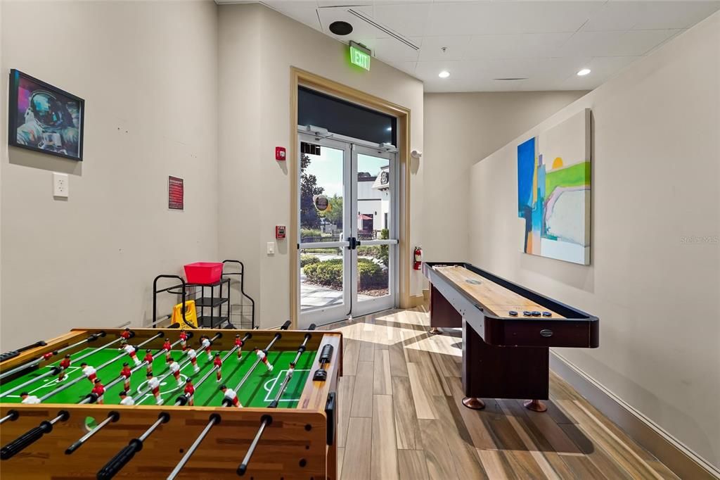 For Sale: $300,000 (3 beds, 2 baths, 1906 Square Feet)