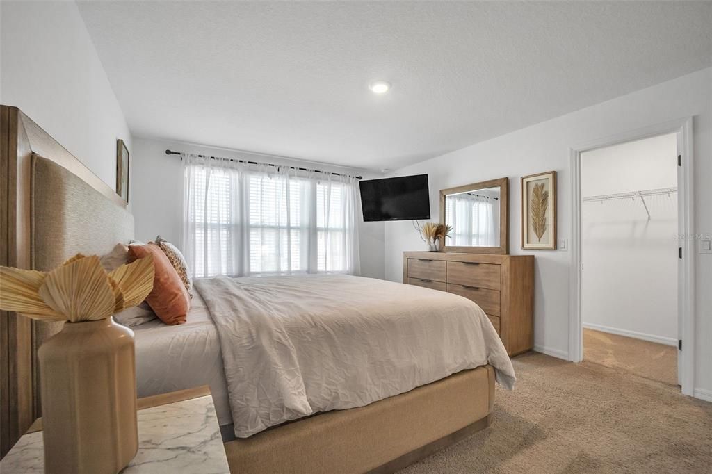 For Sale: $300,000 (3 beds, 2 baths, 1906 Square Feet)