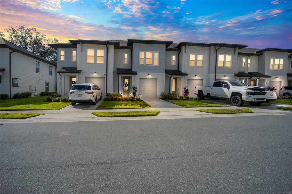 For Sale: $300,000 (3 beds, 2 baths, 1906 Square Feet)