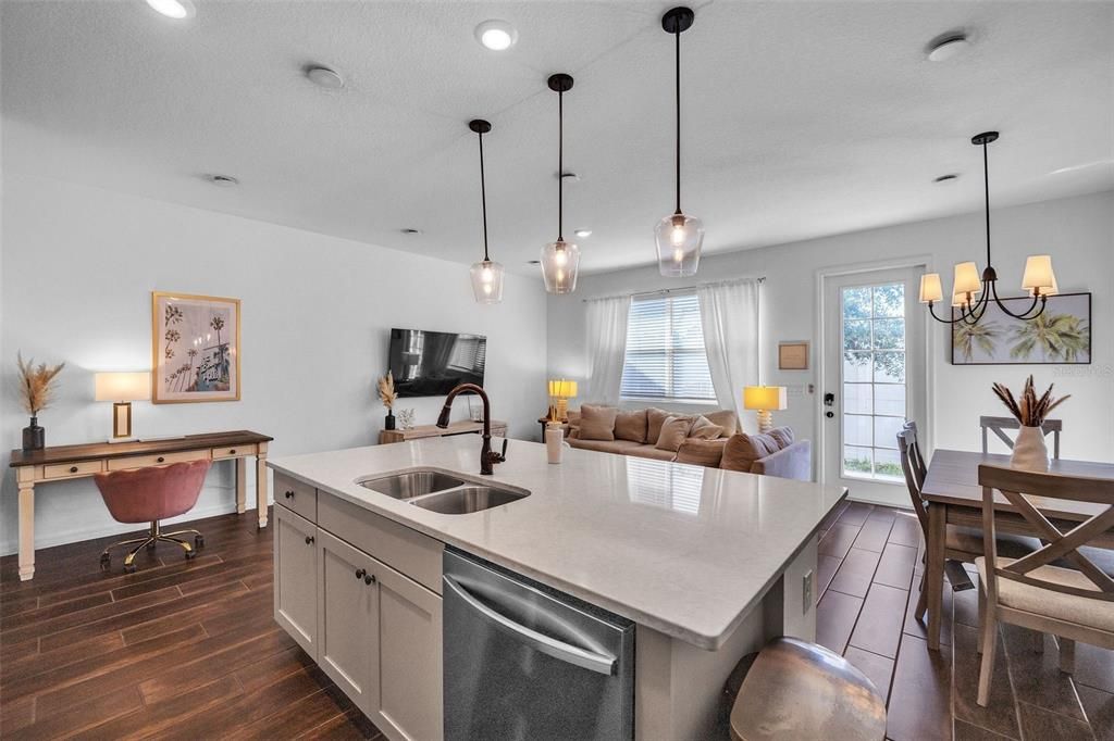 For Sale: $300,000 (3 beds, 2 baths, 1906 Square Feet)