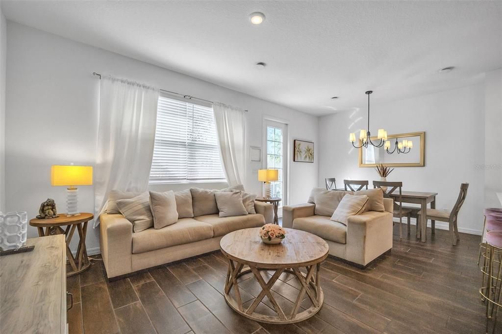 For Sale: $300,000 (3 beds, 2 baths, 1906 Square Feet)