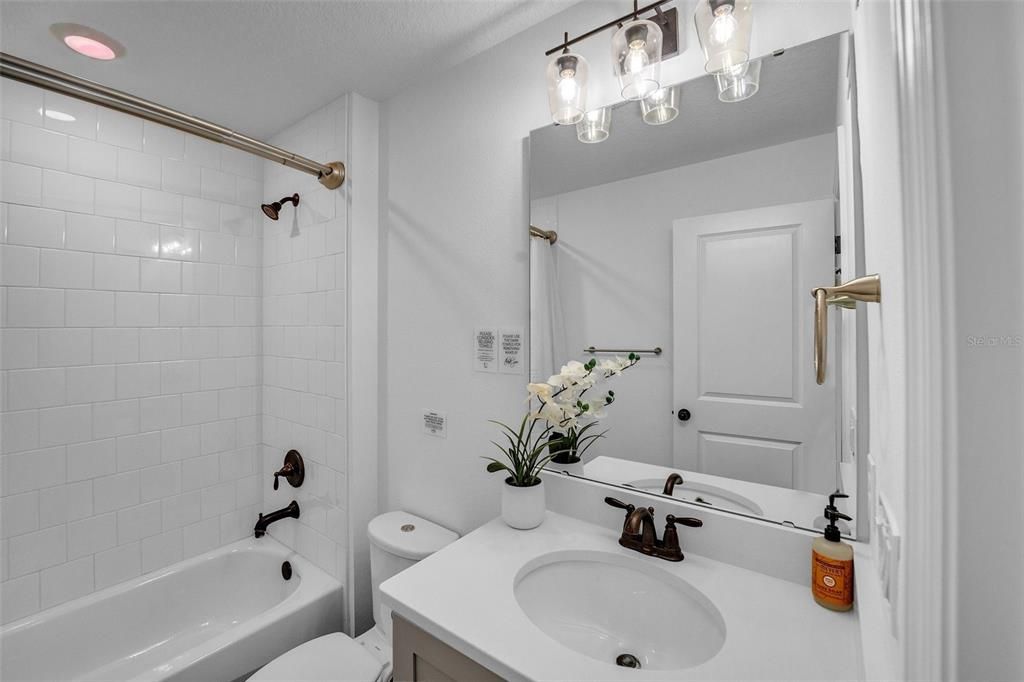 For Sale: $300,000 (3 beds, 2 baths, 1906 Square Feet)