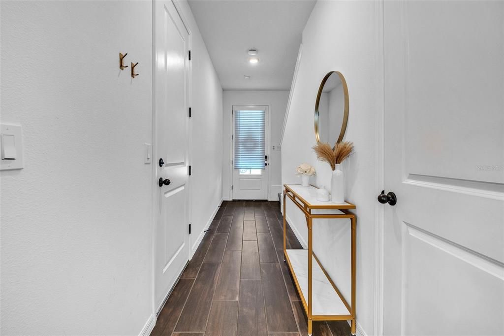 For Sale: $300,000 (3 beds, 2 baths, 1906 Square Feet)