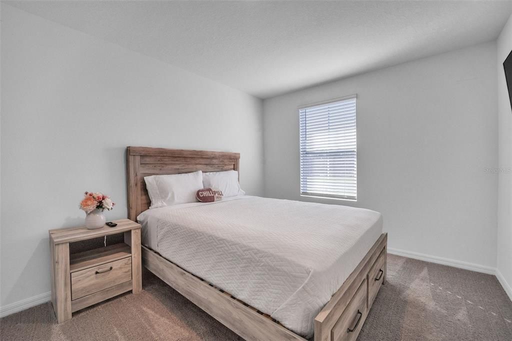 For Sale: $300,000 (3 beds, 2 baths, 1906 Square Feet)