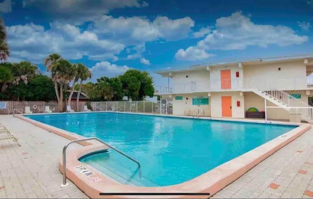 For Sale: $149,000 (1 beds, 1 baths, 240 Square Feet)