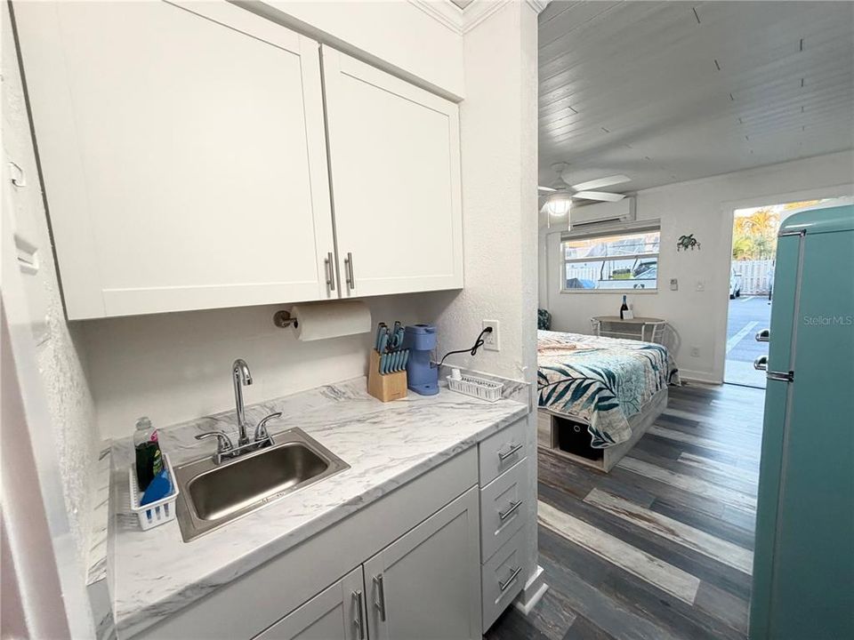 For Sale: $149,000 (1 beds, 1 baths, 240 Square Feet)