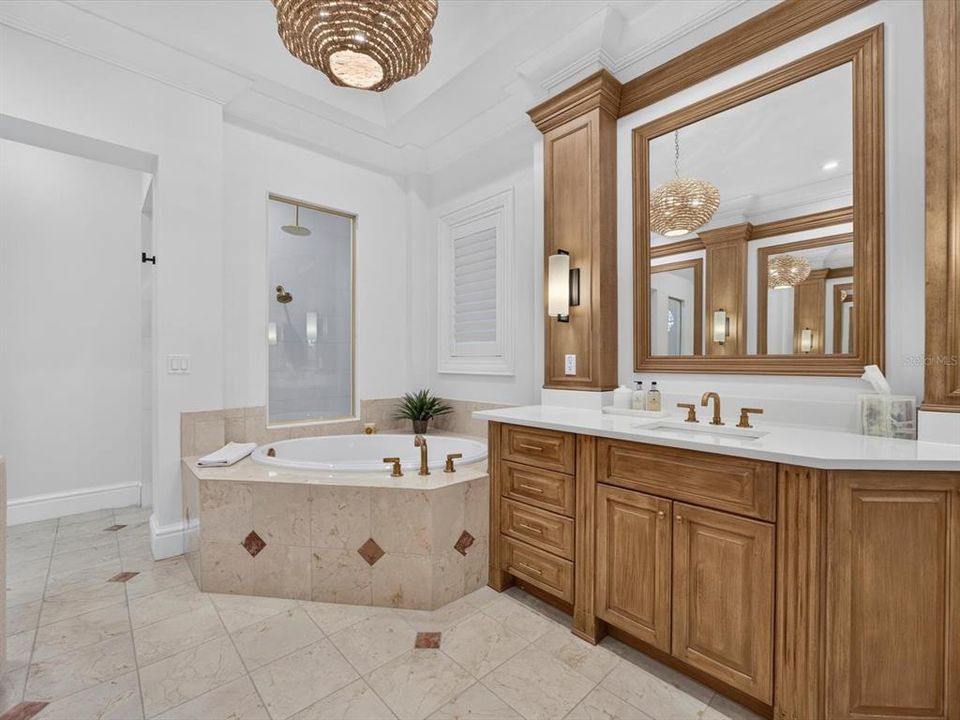 На продажу: $3,495,000 (5 спален, 3 ванн, 4150 Квадратных фут)