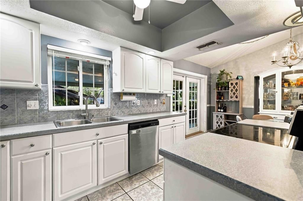 Activo con contrato: $499,000 (3 camas, 3 baños, 1781 Pies cuadrados)
