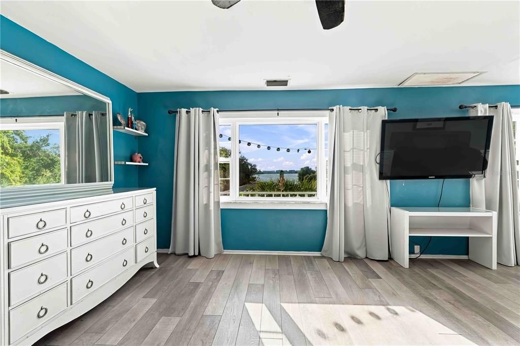 Activo con contrato: $499,000 (3 camas, 3 baños, 1781 Pies cuadrados)
