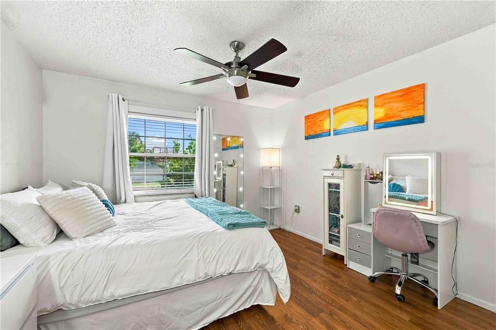 Activo con contrato: $499,000 (3 camas, 3 baños, 1781 Pies cuadrados)