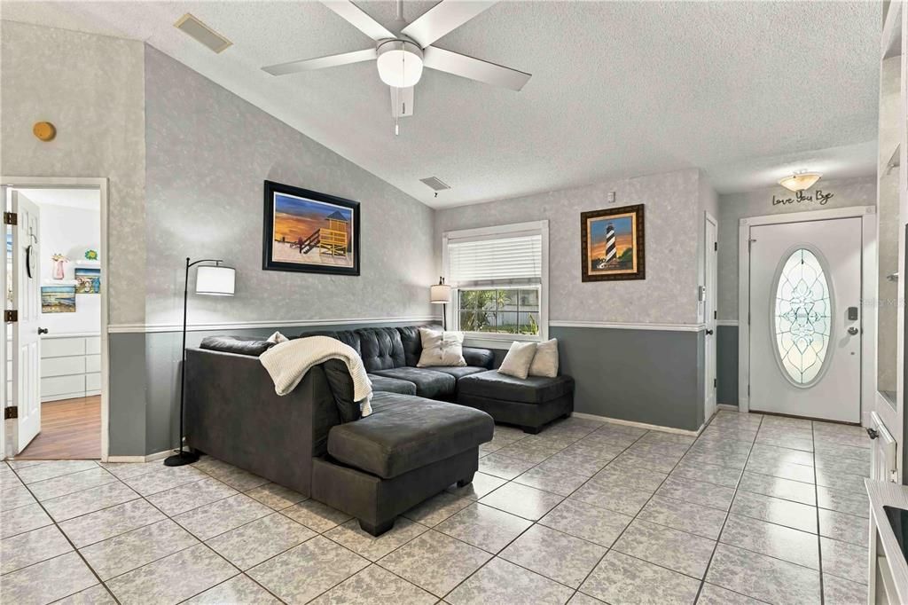 Activo con contrato: $499,000 (3 camas, 3 baños, 1781 Pies cuadrados)
